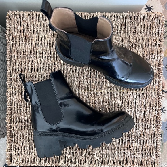 Gucci Leather Ankle Boot - Picture 1 of 6